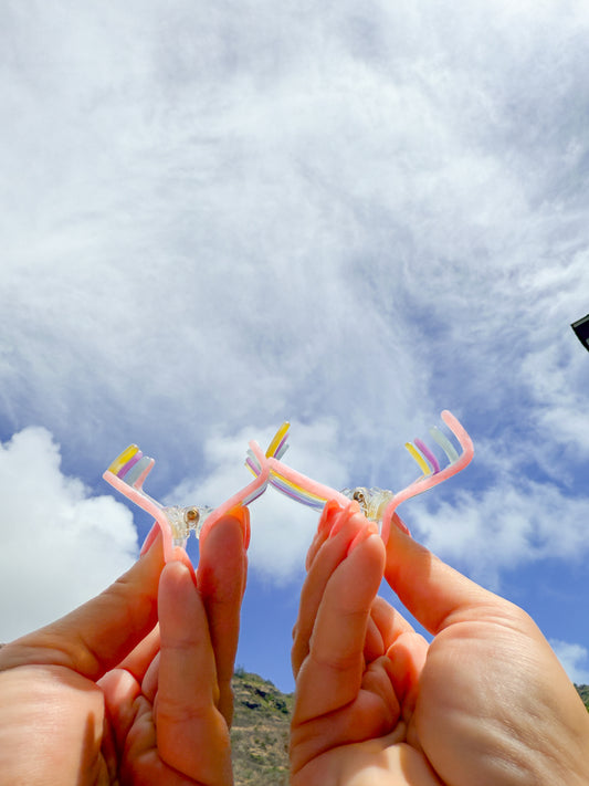 Coopmonsters Ānuenue Rainbow Hair Claw