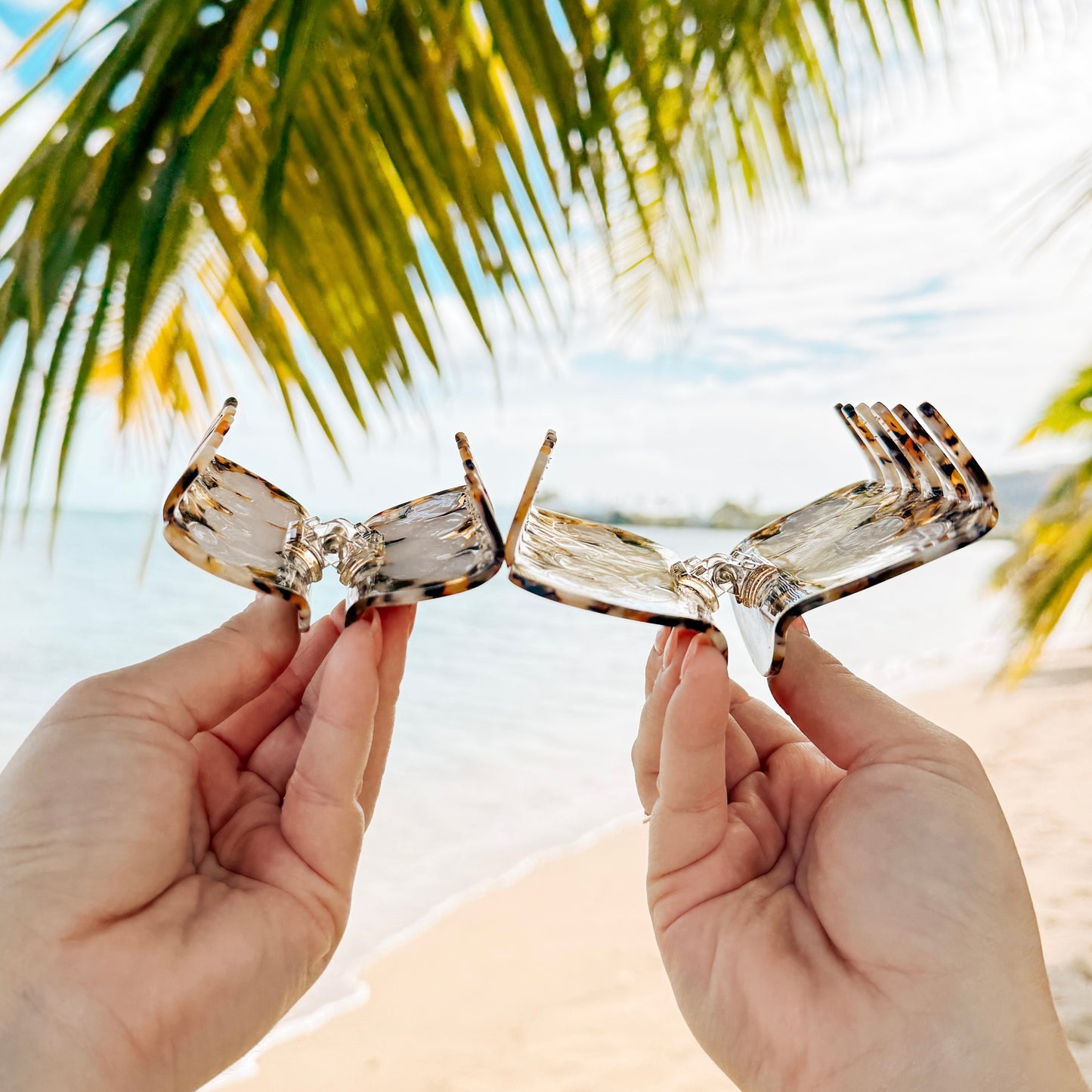 Kuiki x Coopmonsters Ni'ihau Shell Tan Engrave Hair Claw