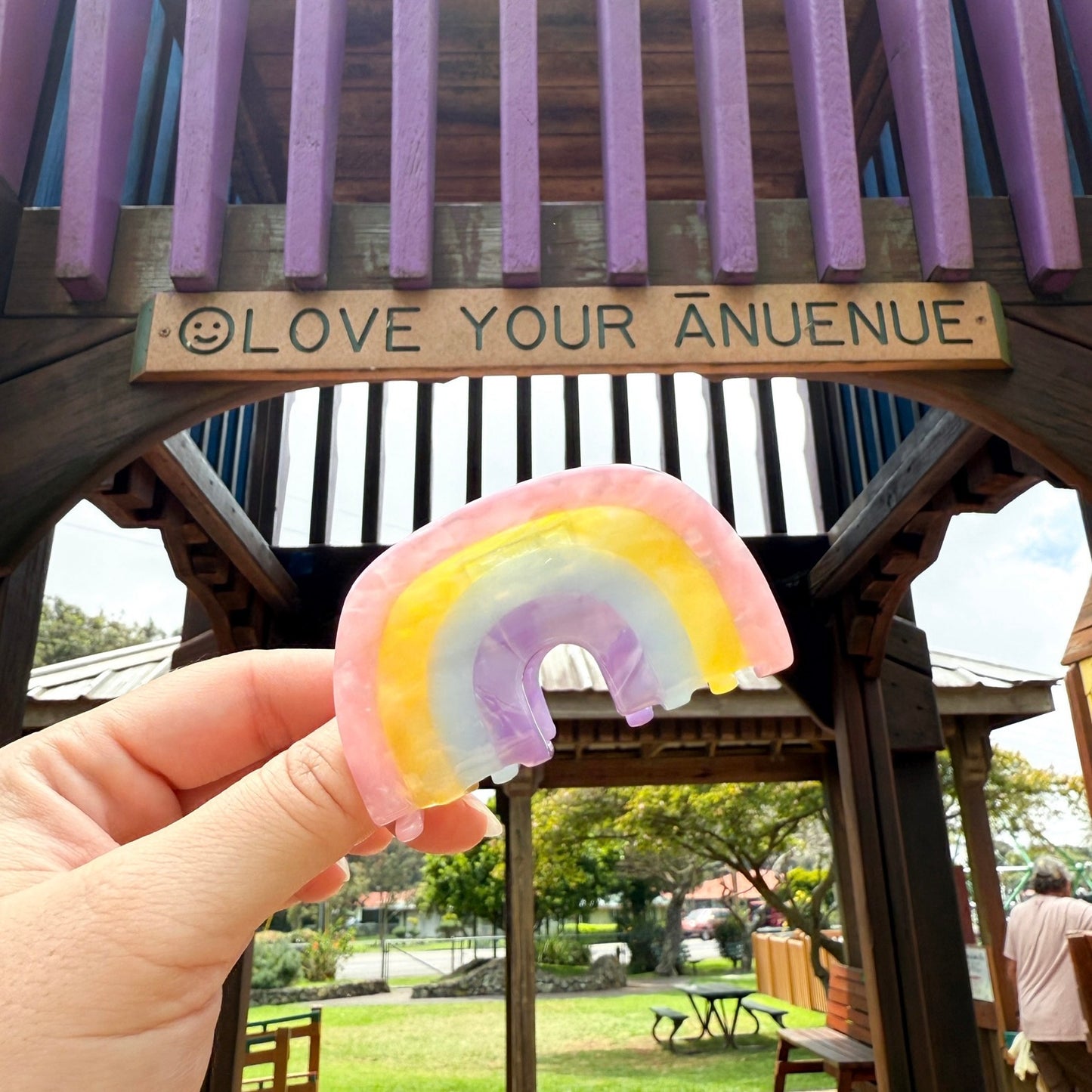 Coopmonsters Ānuenue Rainbow Hair Claw