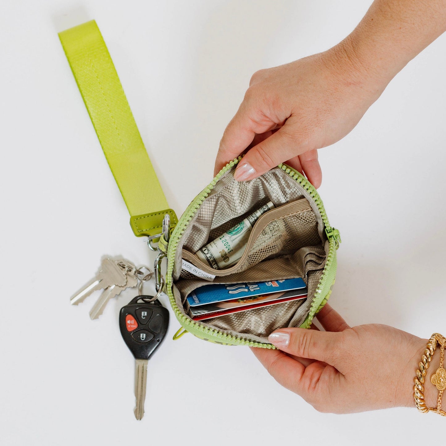 Coopmonsters Olive Quilt Hands Free Wallet Pouch