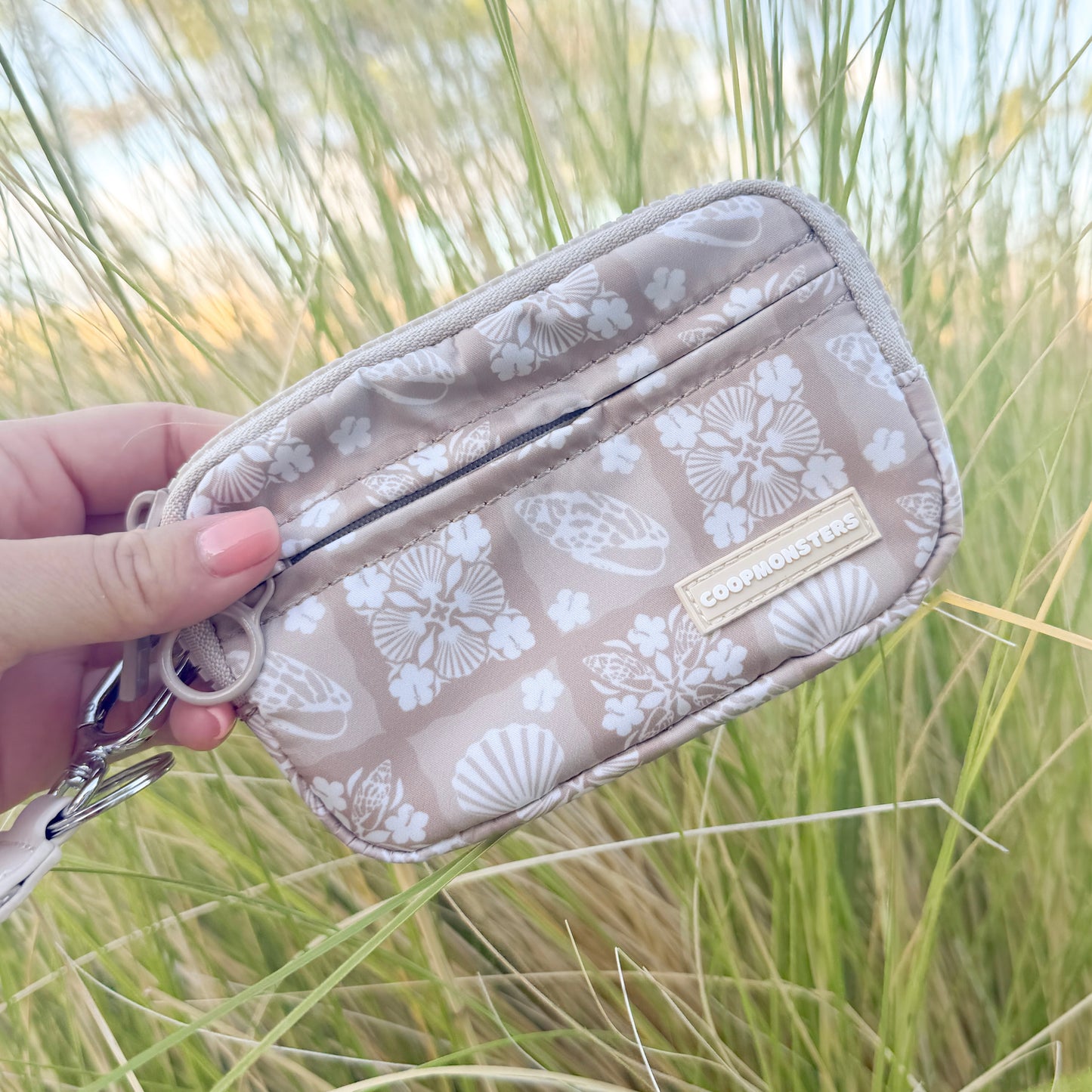 Coopmonsters Hands Free Wallet Pouch Tan Shell Quilt